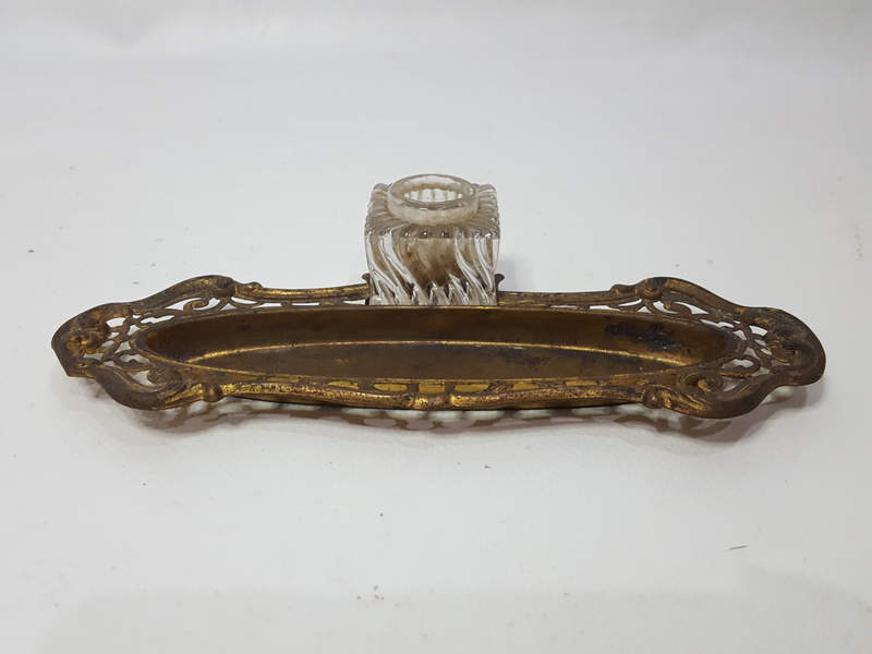 Tintero sin tapa (vidrio y metal dorado)